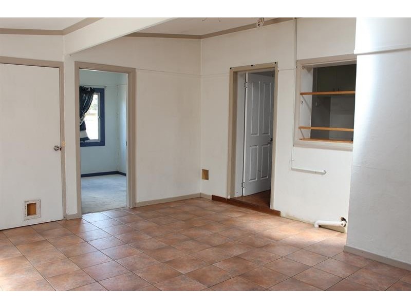 494 Danes St, Lavington NSW 2641