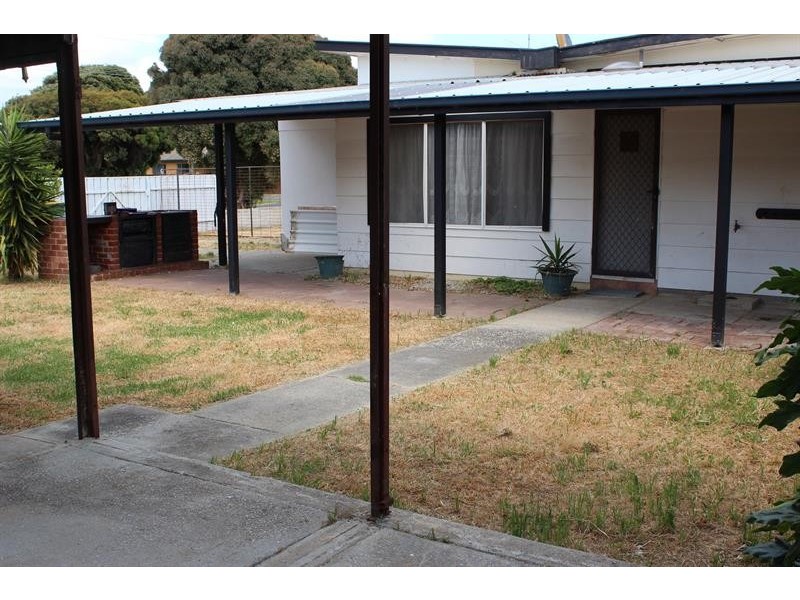 494 Danes St, Lavington NSW 2641