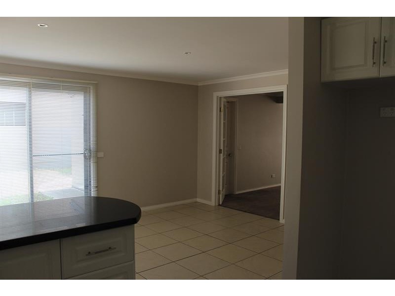 9/419 McDonald  Rd, Lavington NSW 2641