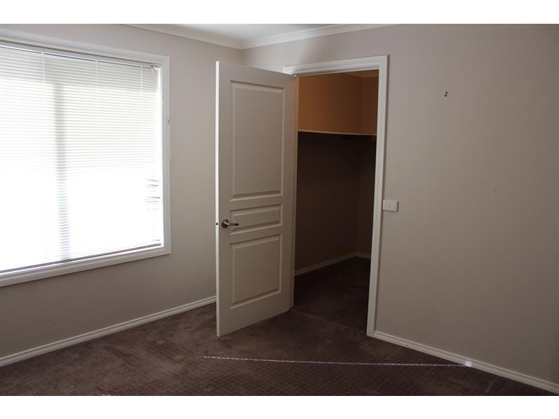 9/419 McDonald  Rd, Lavington NSW 2641