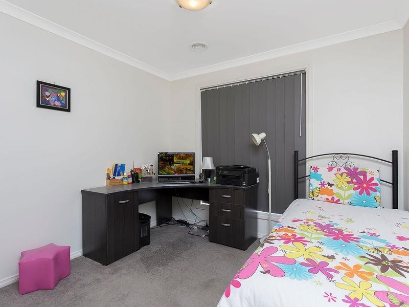 387 Griffith Rd, Lavington NSW 2641