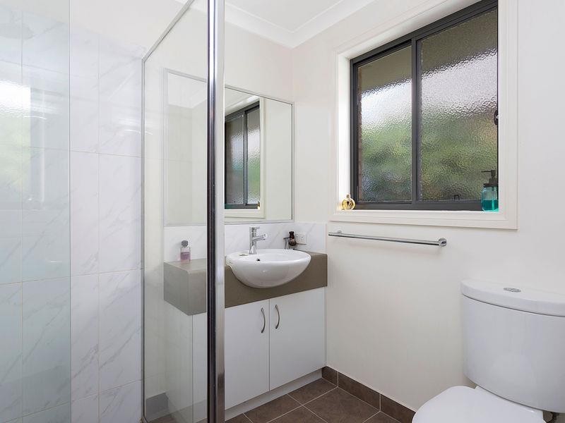 387 Griffith Rd, Lavington NSW 2641