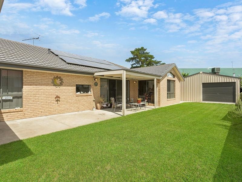 387 Griffith Rd, Lavington NSW 2641