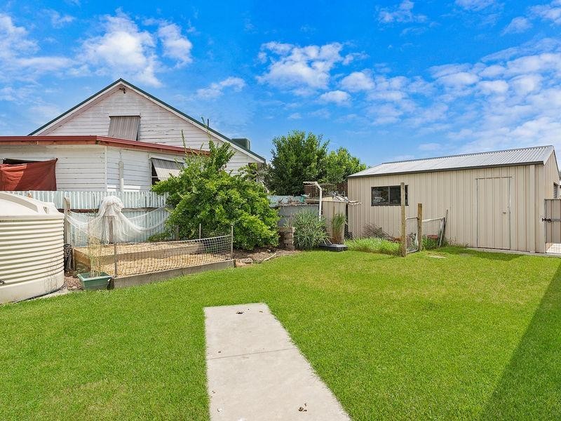 387 Griffith Rd, Lavington NSW 2641