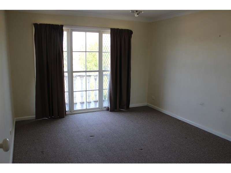2/10 Bruno Pl, Lavington NSW 2641