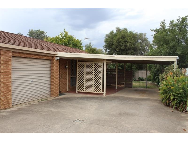 2/130 Borella Rd, East Albury NSW 2640