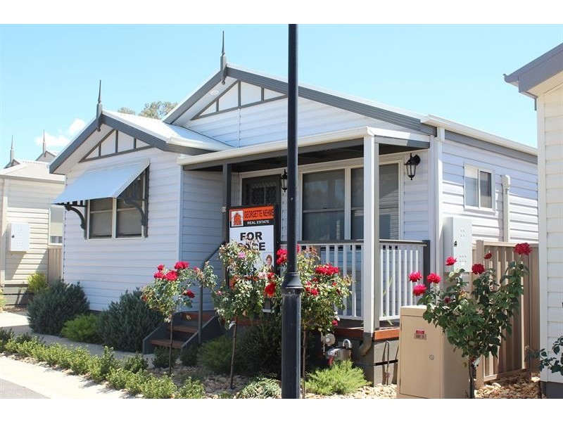 55/639 Kemp St, Lavington NSW 2641