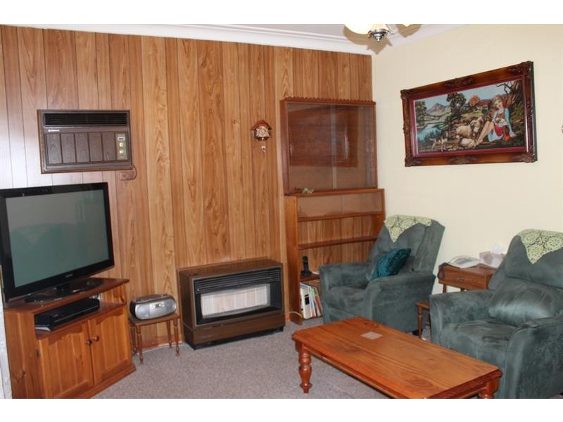 516 Kotthoff St, Lavington NSW 2641