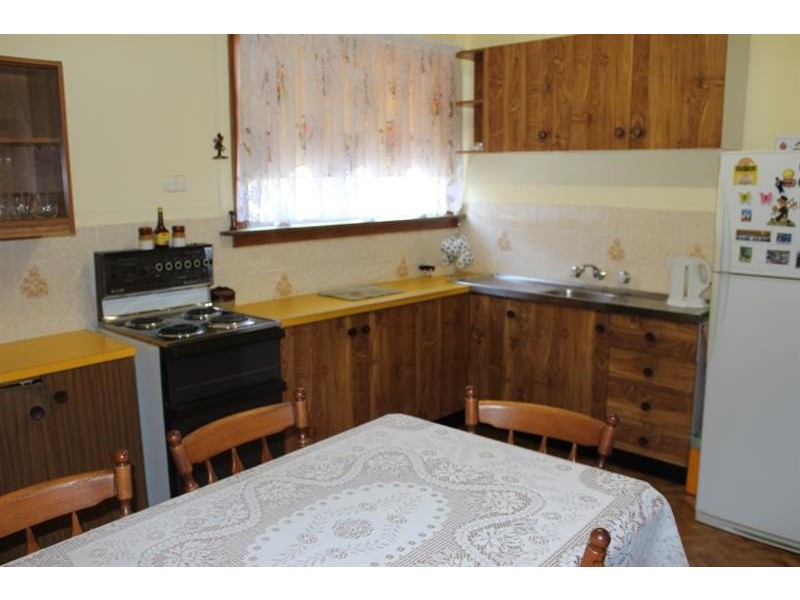 516 Kotthoff St, Lavington NSW 2641