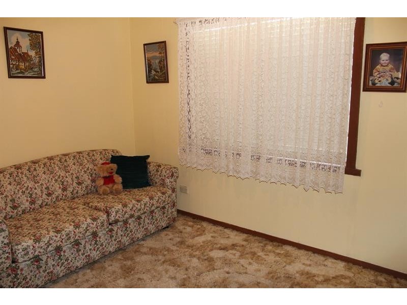 516 Kotthoff St, Lavington NSW 2641