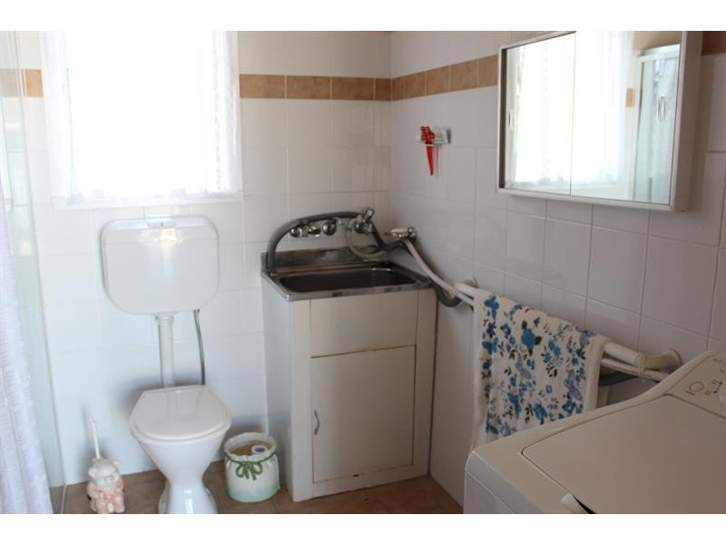 516 Kotthoff St, Lavington NSW 2641