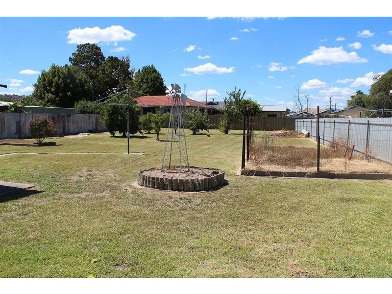 516 Kotthoff St, Lavington NSW 2641