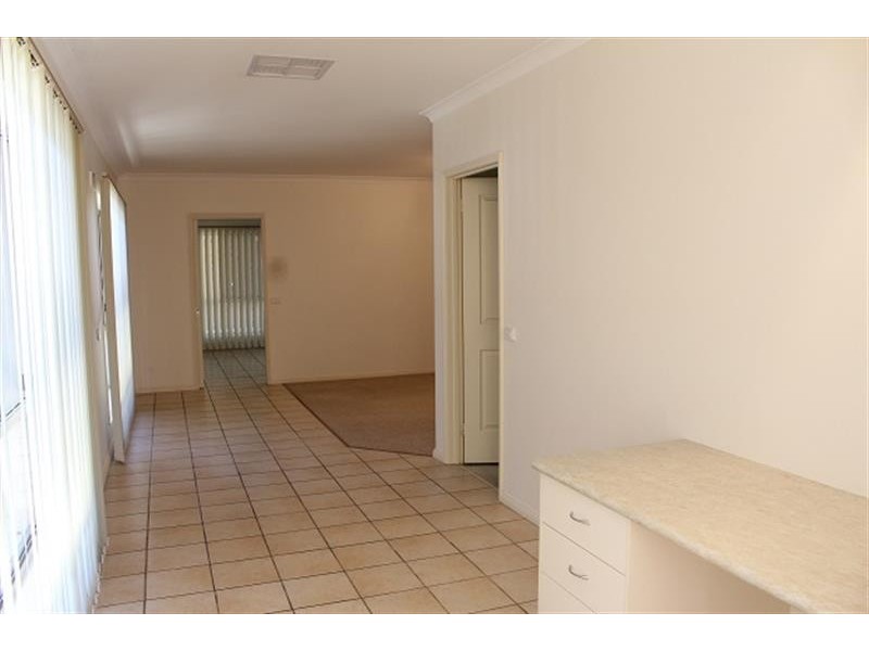 407 Logan Rd, North Albury NSW 2640