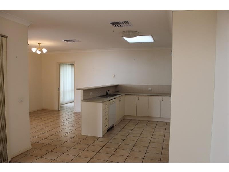 407 Logan Rd, North Albury NSW 2640