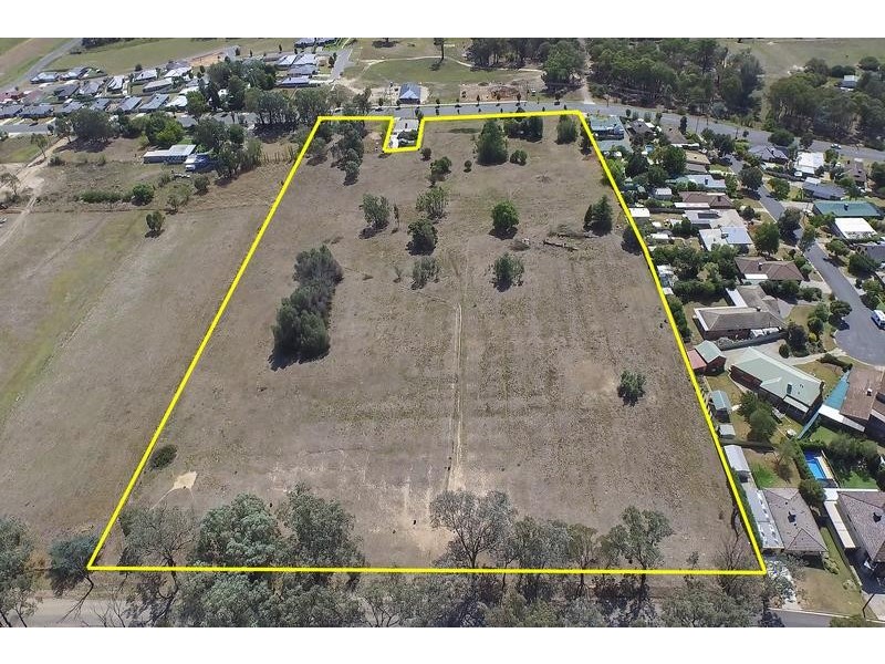 715 Centaur Rd, Hamilton Valley NSW 2641