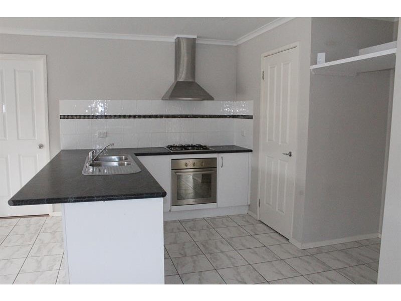 8 Quandong Rd, Thurgoona NSW 2640