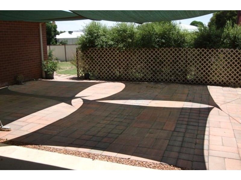 55 Kurrajong Cres, West Albury NSW 2640