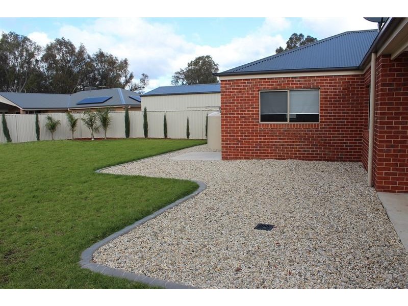 6 Anna Ct, North Albury NSW 2640