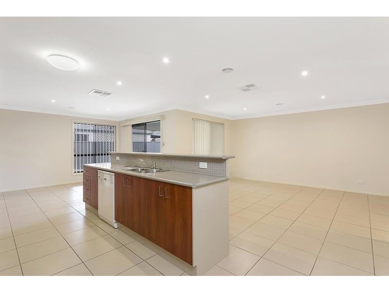 7 Wills Ct, Thurgoona NSW 2640