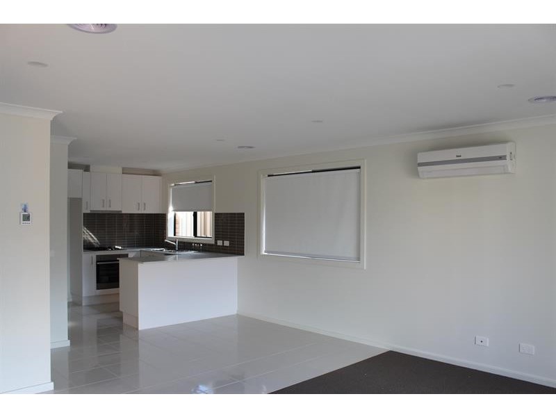 19 Brookfields  Mews, Lavington NSW 2641