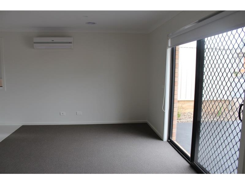 19 Brookfields  Mews, Lavington NSW 2641