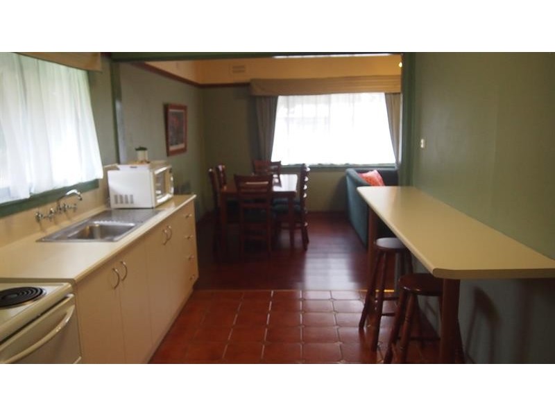 17 Brush Box St, Lake Hume Village NSW 3691