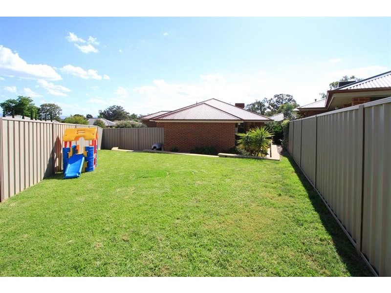 6 Almurta Ct, Springdale Heights NSW 2641
