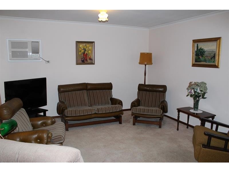 2/356 Parnall St, Lavington NSW 2641