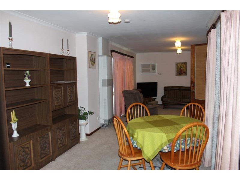 2/356 Parnall St, Lavington NSW 2641