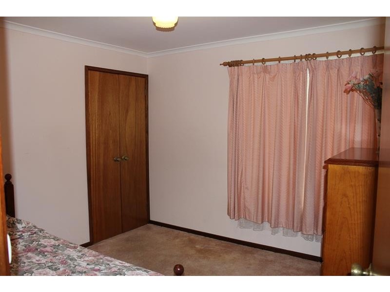 2/356 Parnall St, Lavington NSW 2641