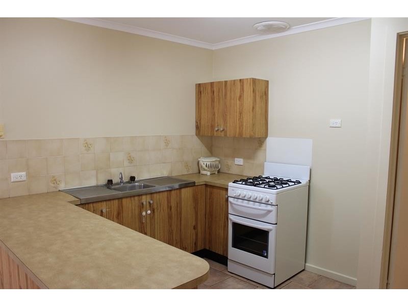 6/299 Kaitlers Rd, Lavington NSW 2641