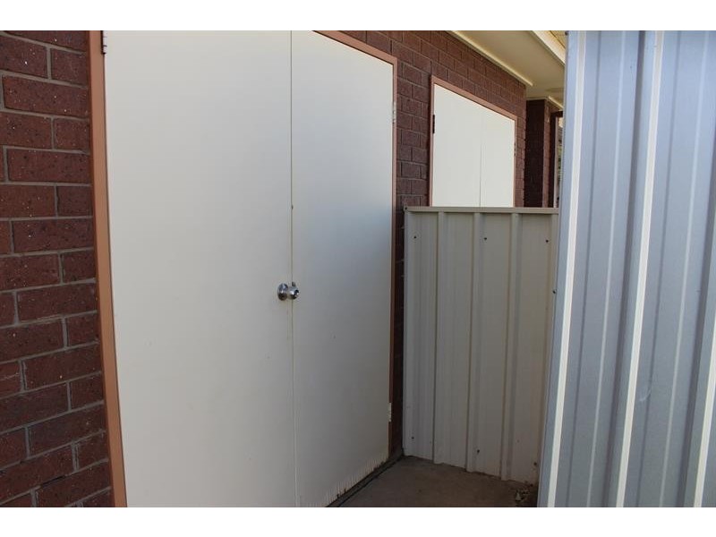 6/299 Kaitlers Rd, Lavington NSW 2641