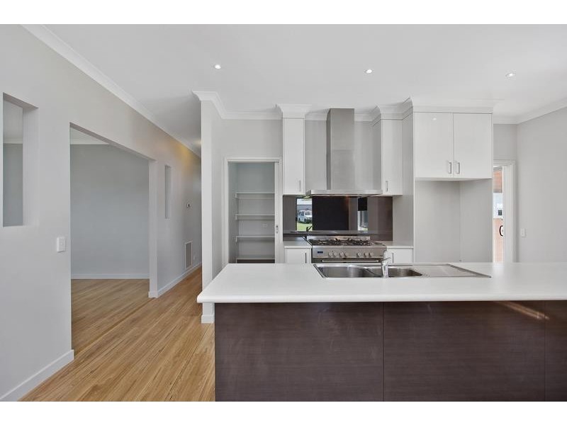 584 Hague St, Lavington NSW 2641