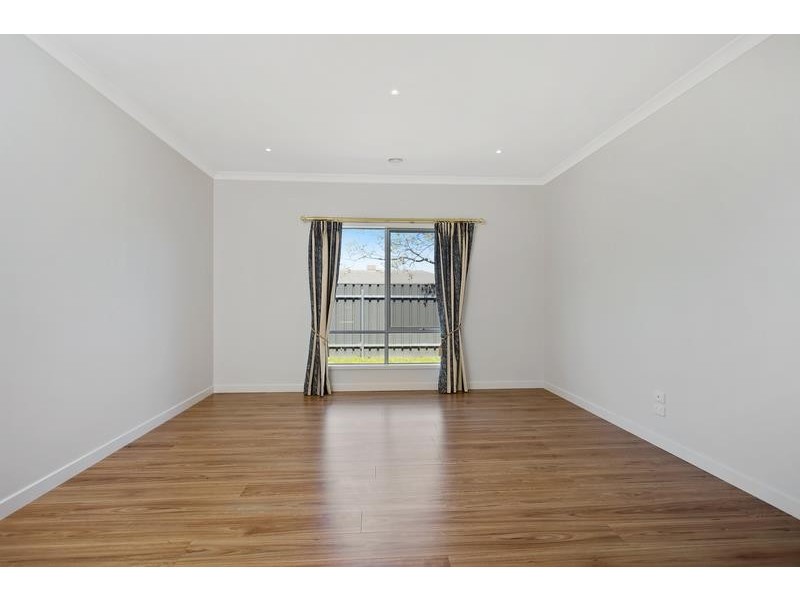 584 Hague St, Lavington NSW 2641