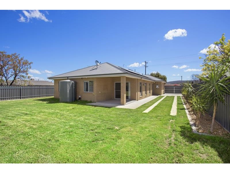 584 Hague St, Lavington NSW 2641