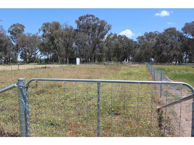 1 Margaret Street, Gerogery NSW 2642