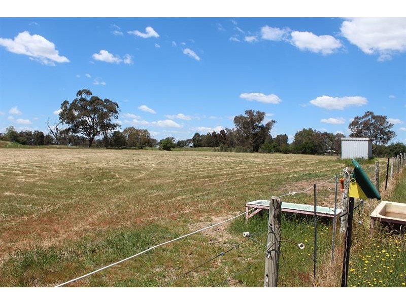 1 Margaret Street, Gerogery NSW 2642