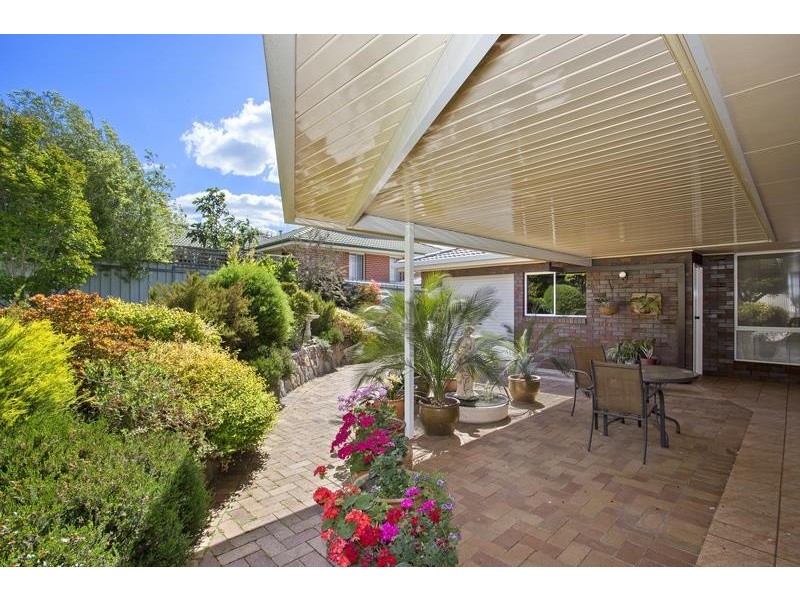 19 Hamilton Valley Ct, Lavington NSW 2641