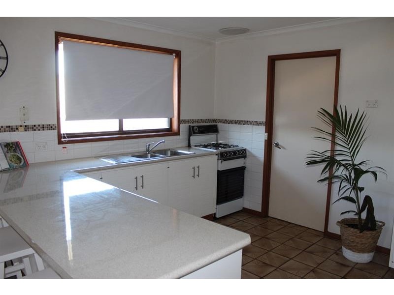 1/379 Parnall St, Lavington NSW 2641