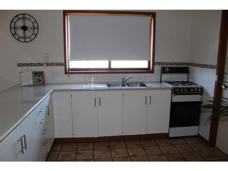 1/379 Parnall St, Lavington NSW 2641