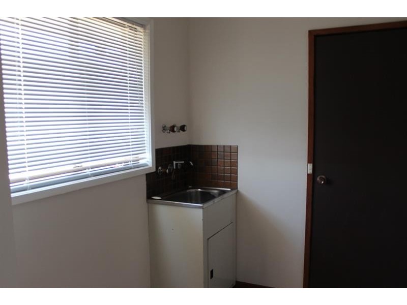 1/379 Parnall St, Lavington NSW 2641