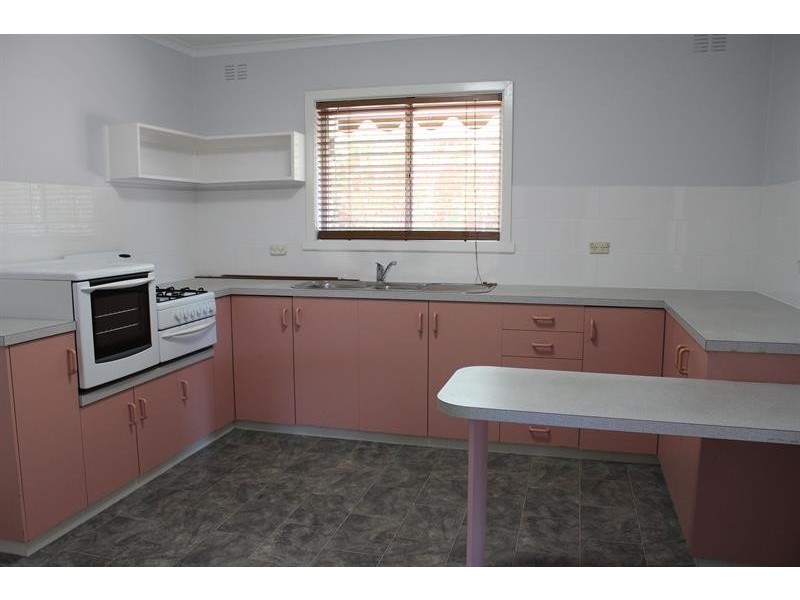 2/539 Hague Street, Lavington NSW 2641