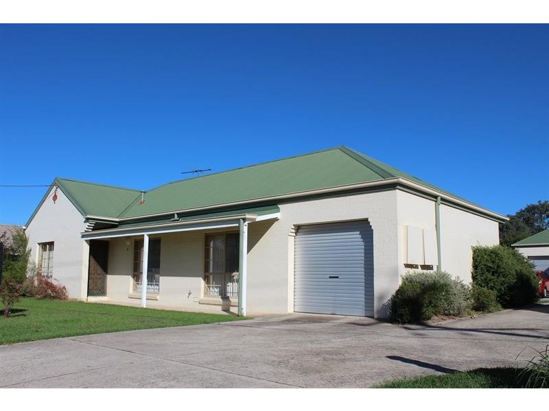 4/577 Webb St, Lavington NSW 2641