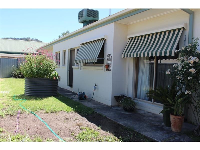 4/577 Webb St, Lavington NSW 2641