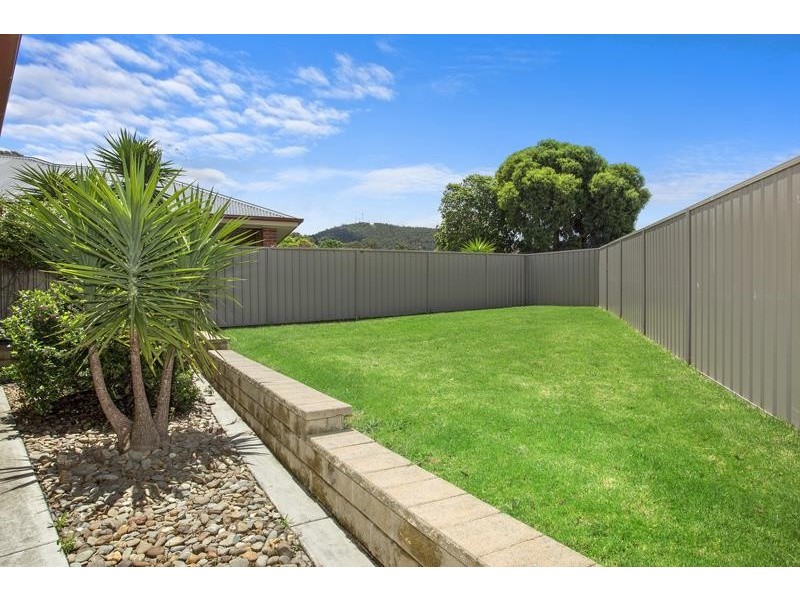 6 Almurta Ct, Lavington NSW 2641