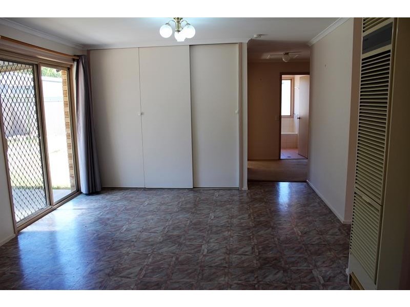 4 Sturtvale Court, West Albury NSW 2640