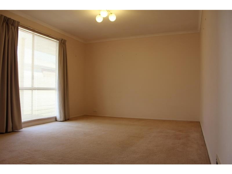 4 Sturtvale Court, West Albury NSW 2640