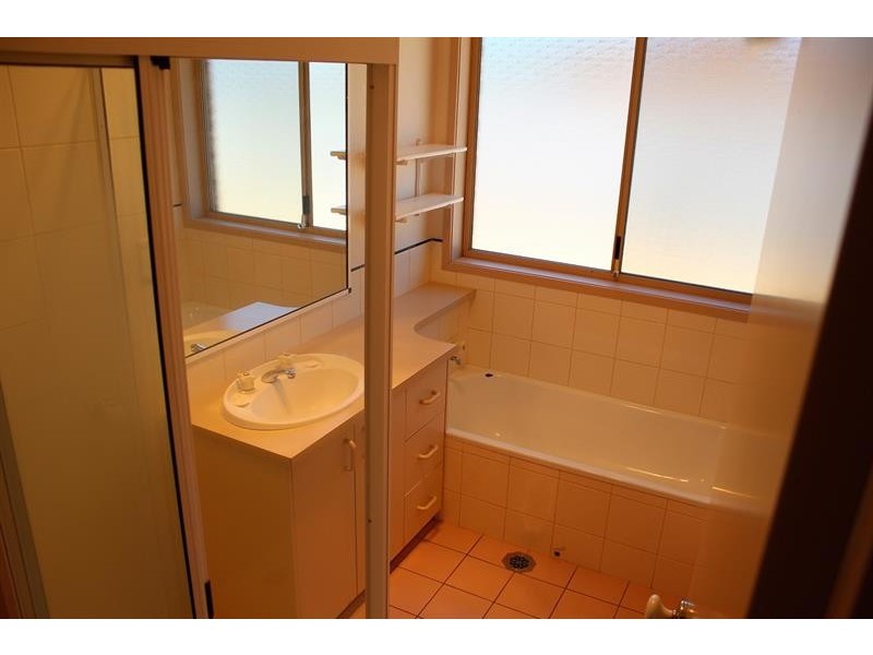 4 Sturtvale Court, West Albury NSW 2640