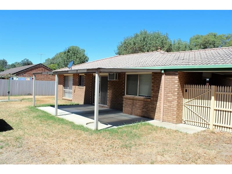 4 Sturtvale Court, West Albury NSW 2640
