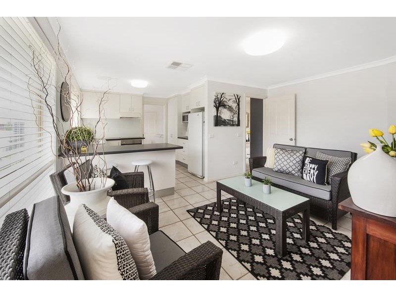 14A Worsley Pl, Lavington NSW 2641